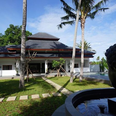 Villa Vespa Lovina ภายนอก รูปภาพ