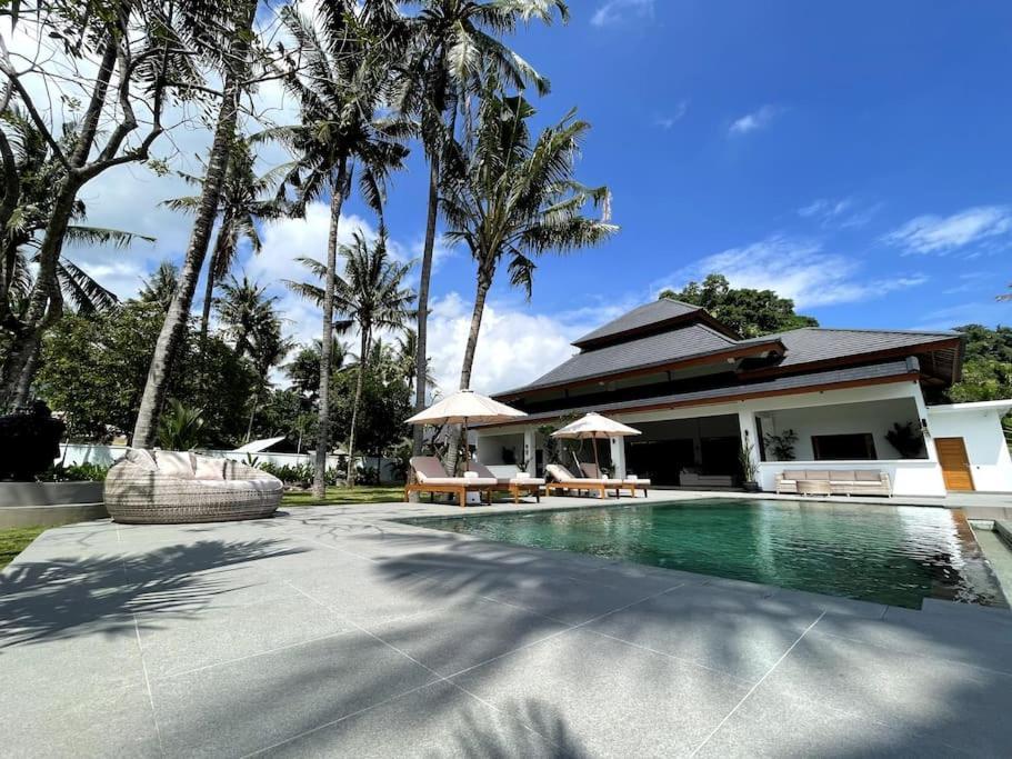 Villa Vespa Lovina ภายนอก รูปภาพ