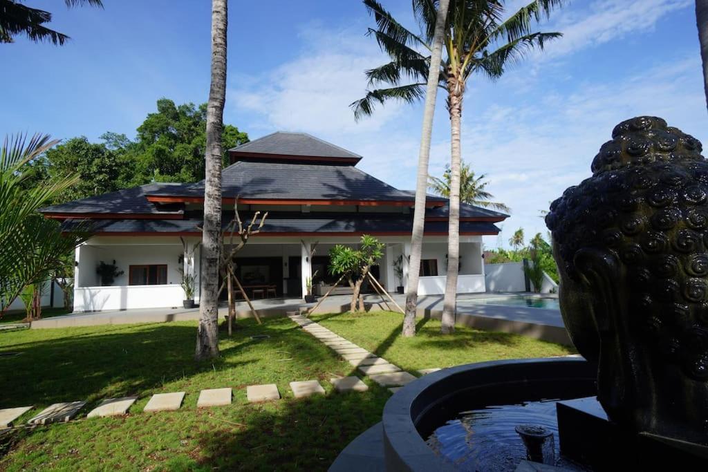 Villa Vespa Lovina ภายนอก รูปภาพ