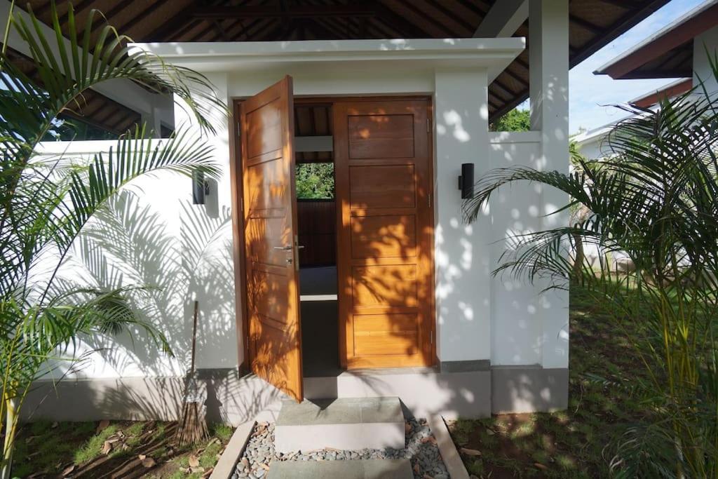 Villa Vespa Lovina ภายนอก รูปภาพ