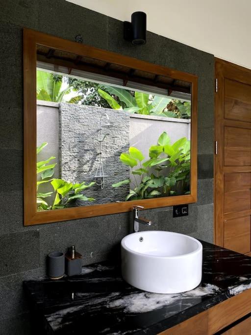 Villa Vespa Lovina ภายนอก รูปภาพ