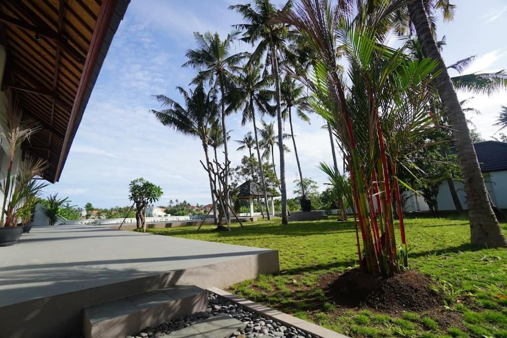 Villa Vespa Lovina ภายนอก รูปภาพ